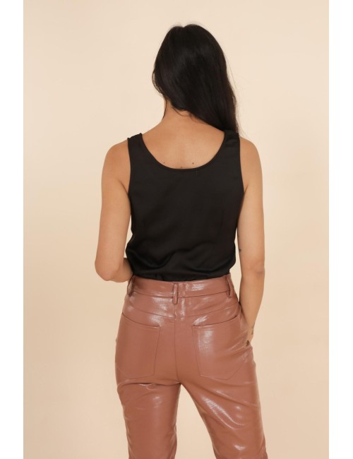 Τοπ silky touch με ραφές στο στήθος