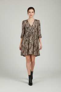 Φόρεμα silky touch leopard με λαιμόκοψη V