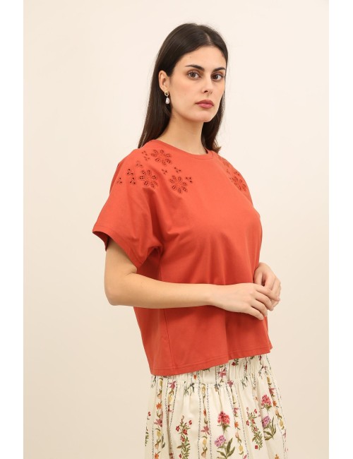 Γυναικείο t-shirt με broderie λεπτομέρειες | Κοντομάνικη κομψή μπλούζα