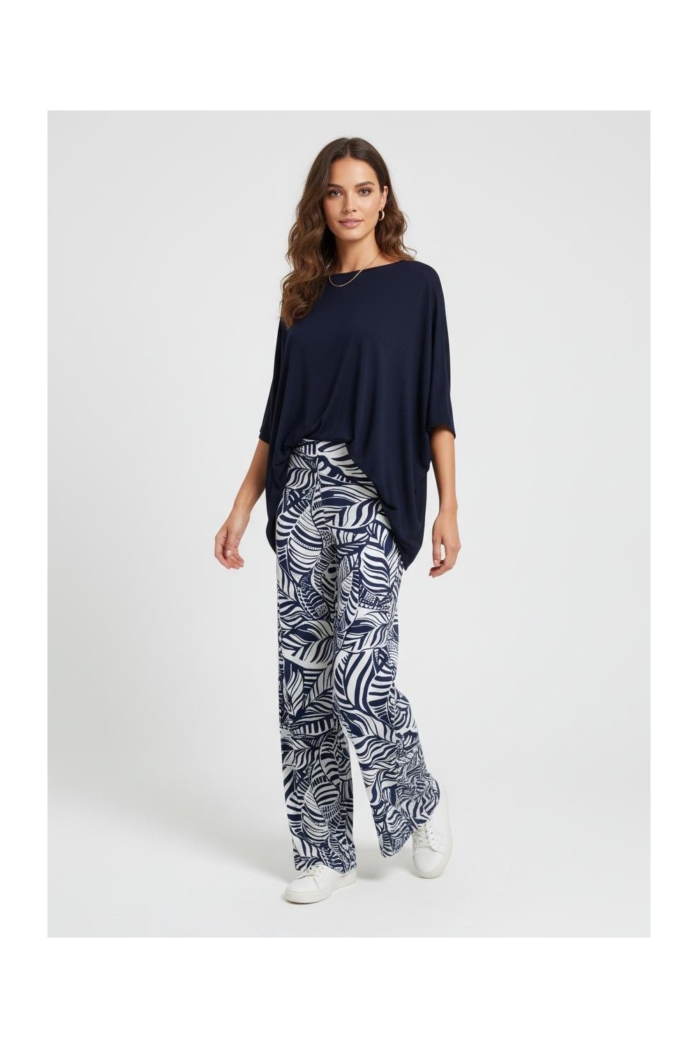 Oversized Μπλούζα Ασύμμετρη με Ρευστή Γραμμή – Off Shoulder Style