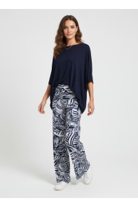 Oversized Μπλούζα Ασύμμετρη με Ρευστή Γραμμή – Off Shoulder Style