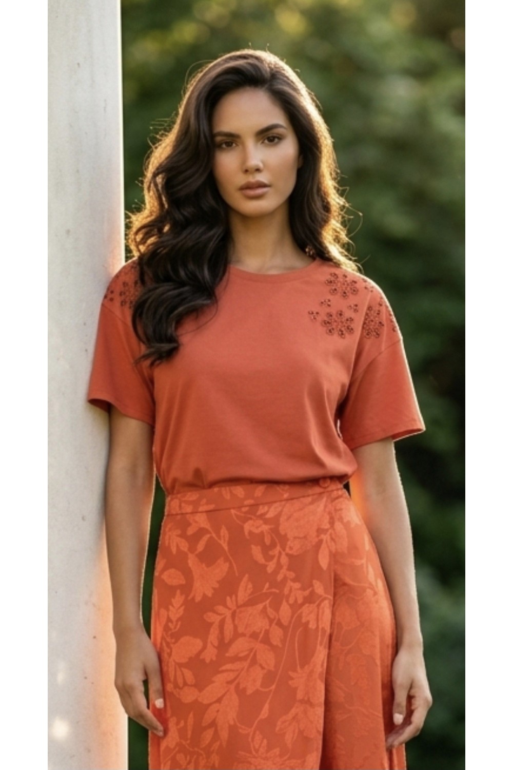 Γυναικείο t-shirt με broderie λεπτομέρειες | Κοντομάνικη κομψή μπλούζα